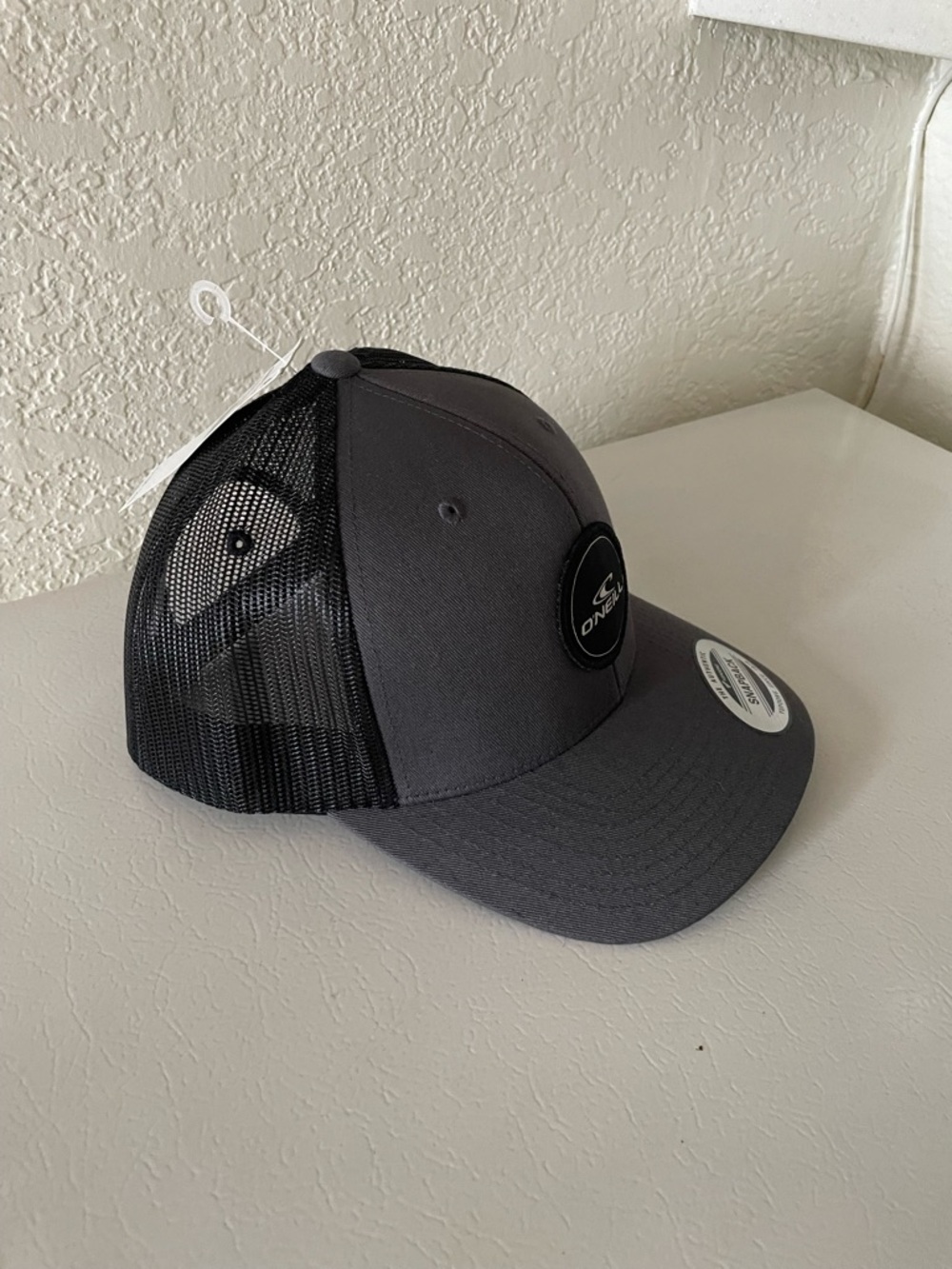 O’Neill hat - Picture 2 of 3
